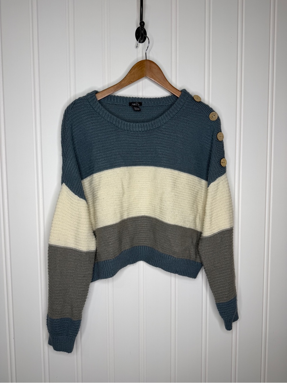 Rue21 Women XL Color Block Cropped Knit Sweater Blue Gray Cream Button Shoulder - Picture 3 of 12